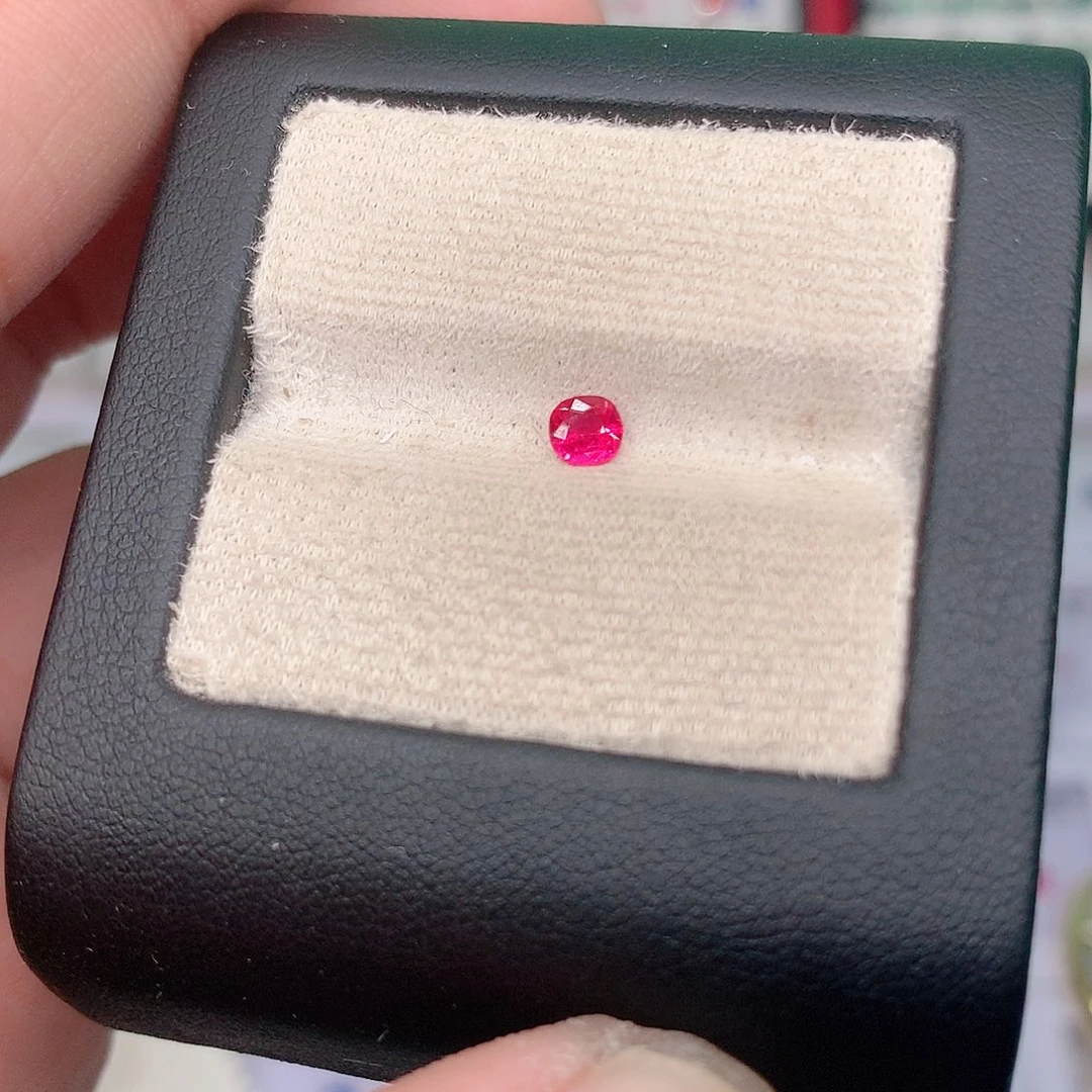 裸石未镶嵌尖晶石0.27ct......