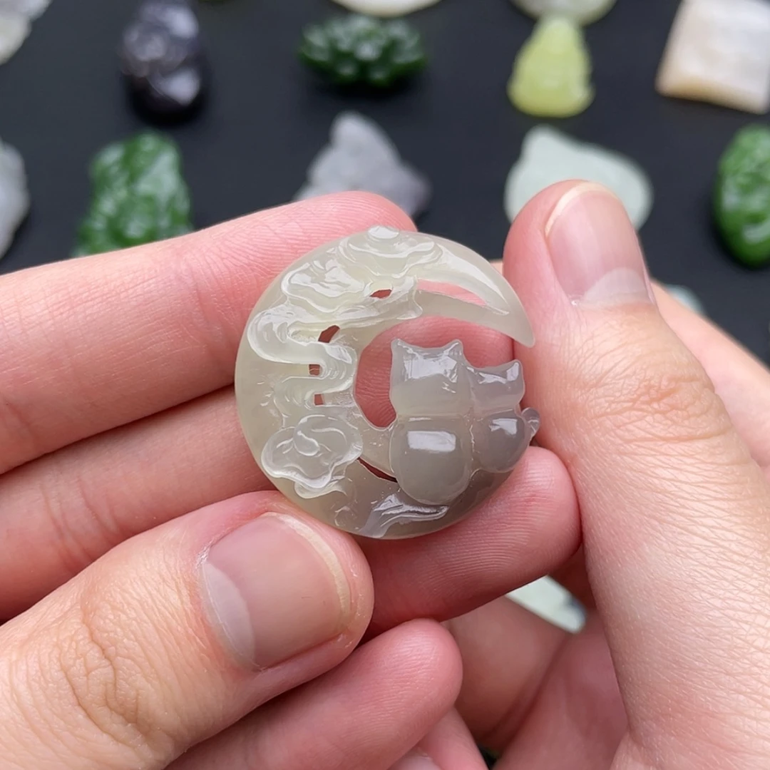 【闪购商品】颈饰未镶嵌和田玉