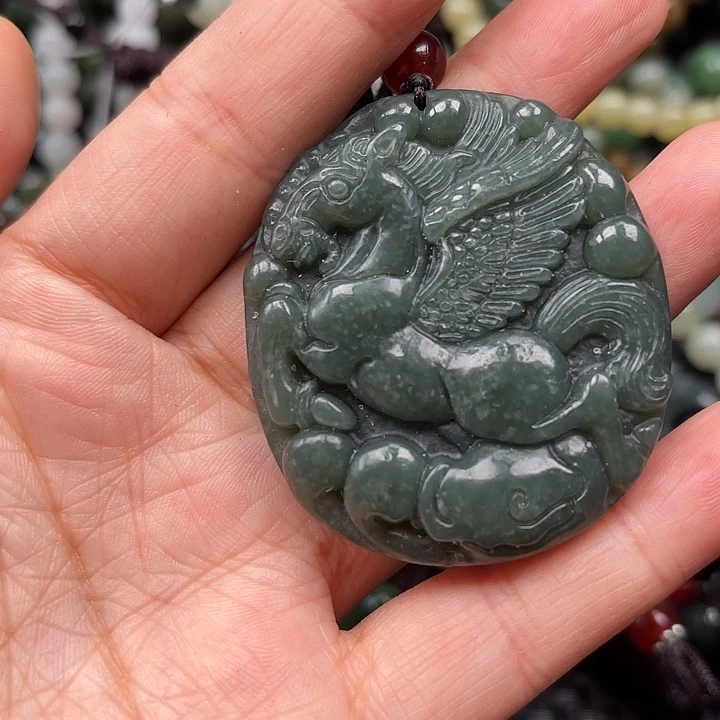 和田玉未镶嵌颈饰