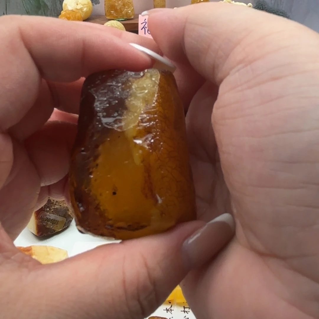 彩***飞未镶嵌定制琥珀蜜蜡