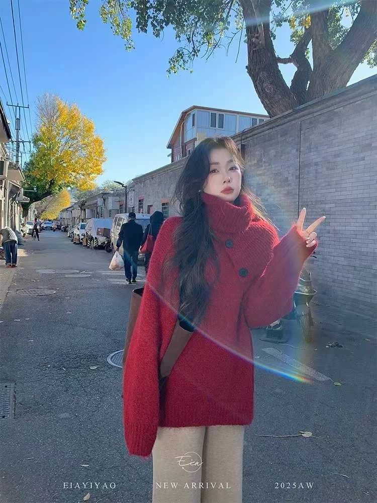 深秋冬装圣诞节氛围感过新年跨年战袍穿搭红色围巾领毛衣女针织衫