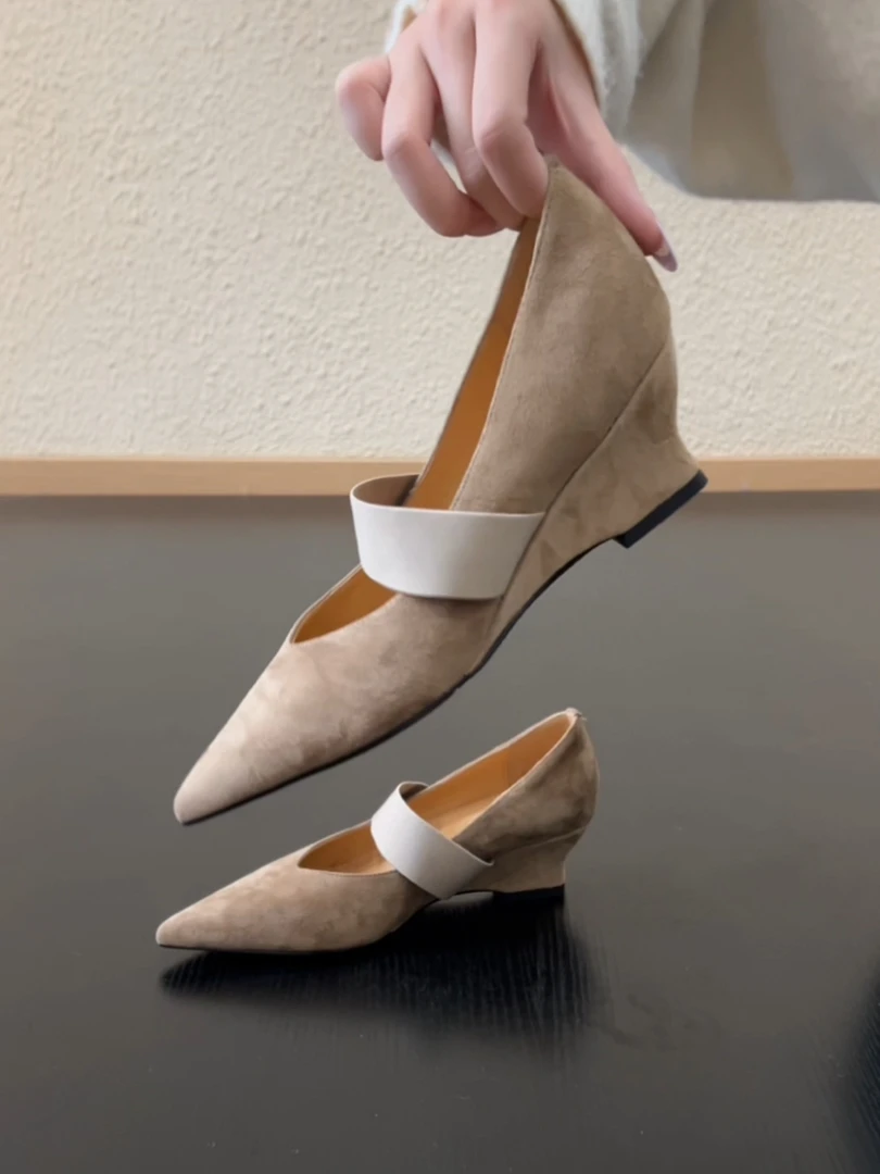 Pokoy-5cm法式气质尖头松紧一字带玛丽珍复古风坡跟浅口单鞋