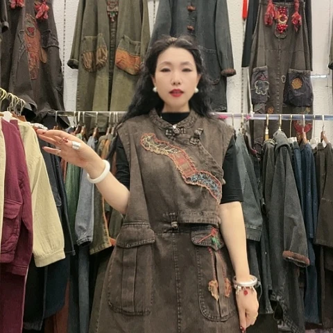 刺绣招财猫重工艺刺绣旗袍马甲裙