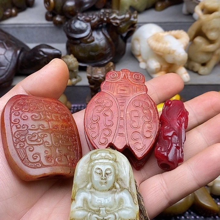 未镶嵌蛇纹石玉颈饰一*子