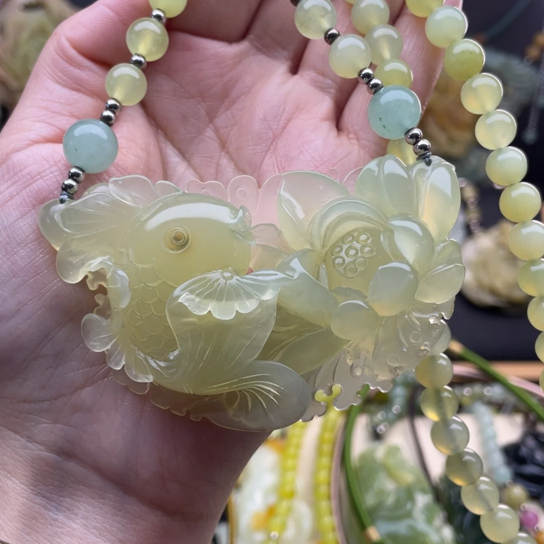 蛇纹石玉颈饰未镶嵌