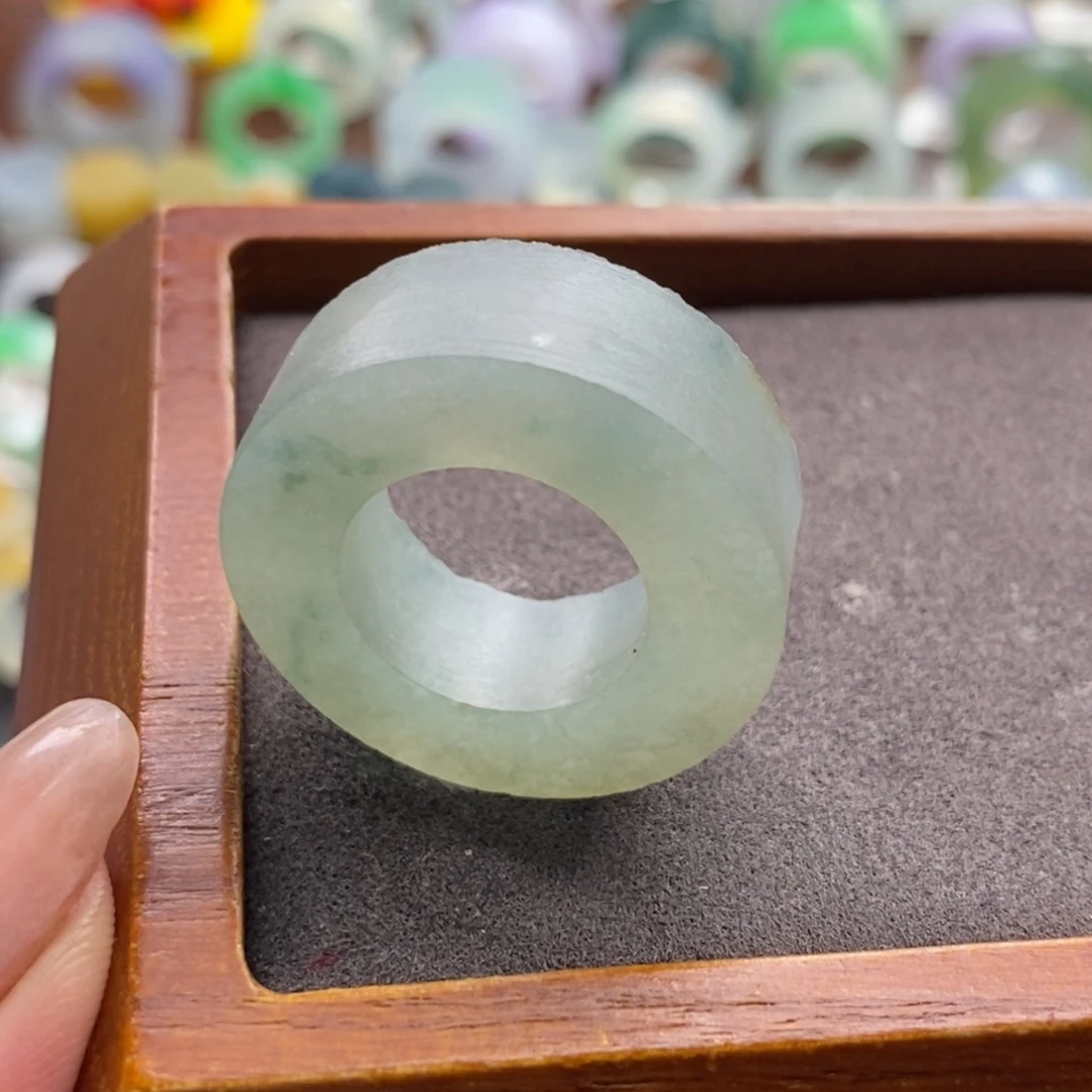 定制翡翠未镶嵌翡翠有裂