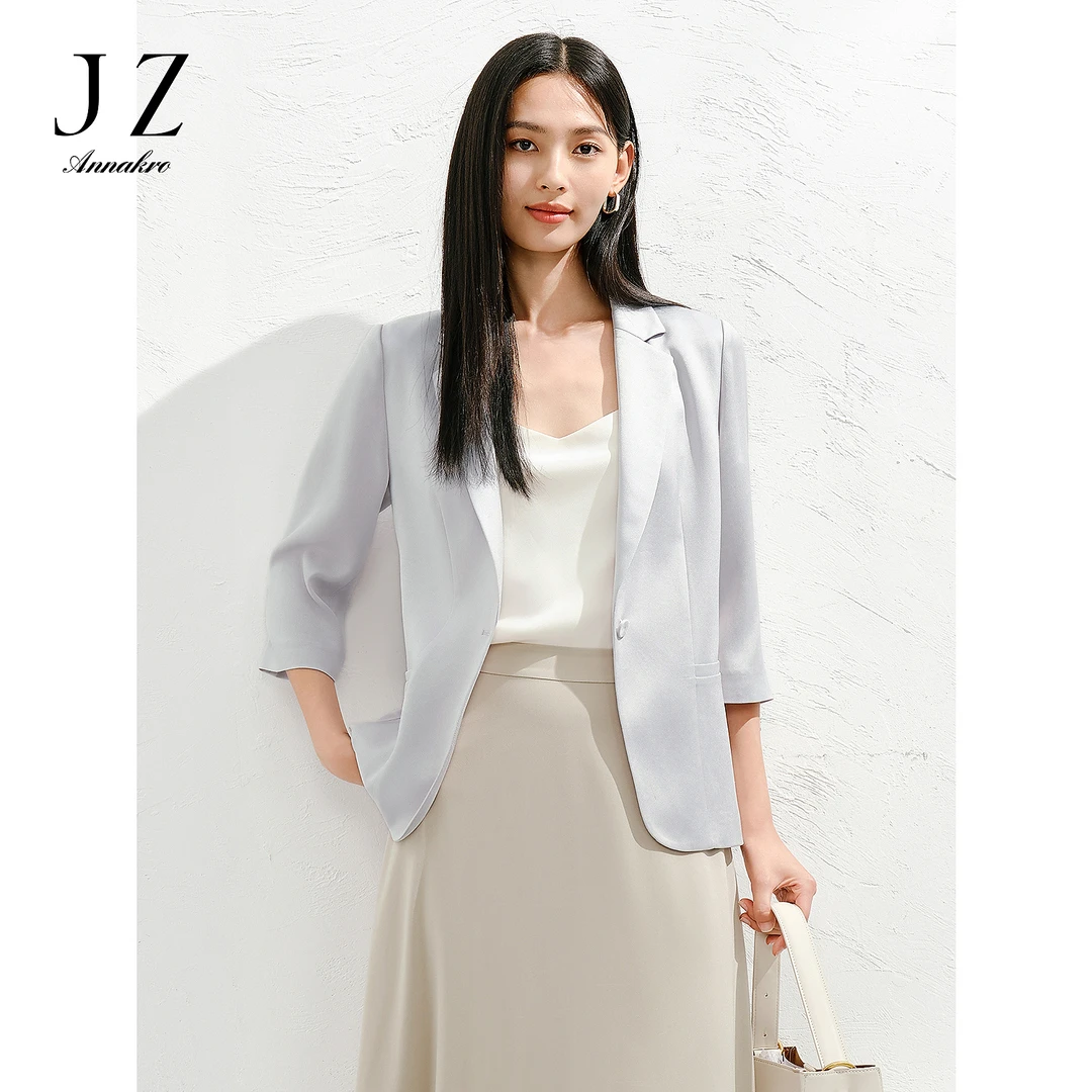 玖姿安娜蔻OL通勤风一粒扣驳领醋酸短西装女2025夏新款KWFX40208