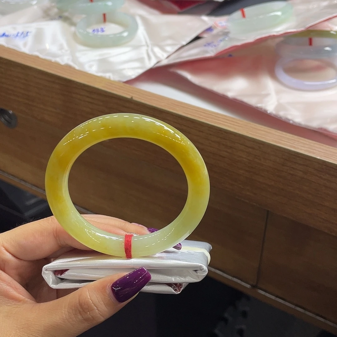 翡翠未镶嵌手镯55 号链接