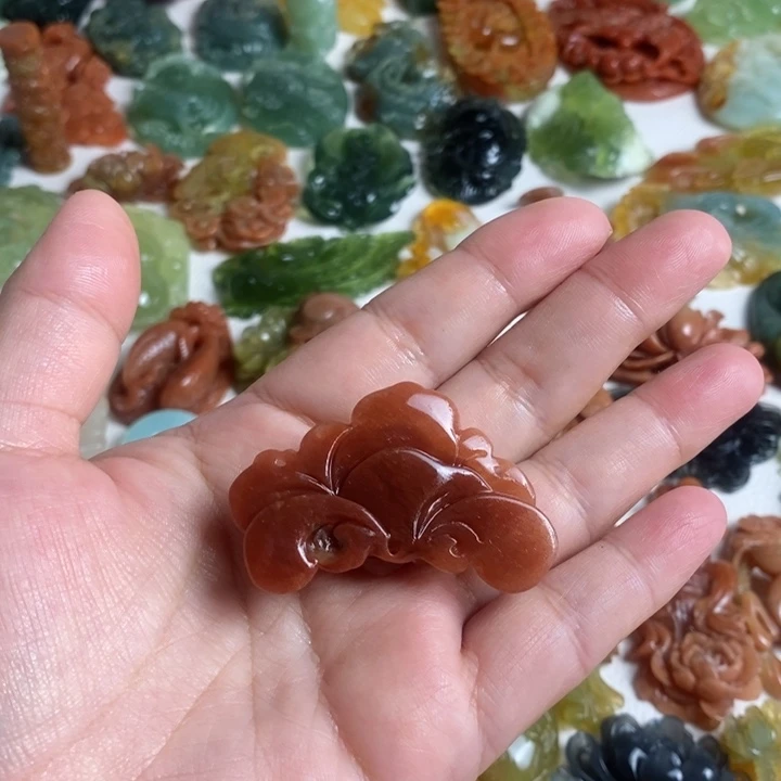 蛇纹石玉颈饰未镶嵌珠*儿