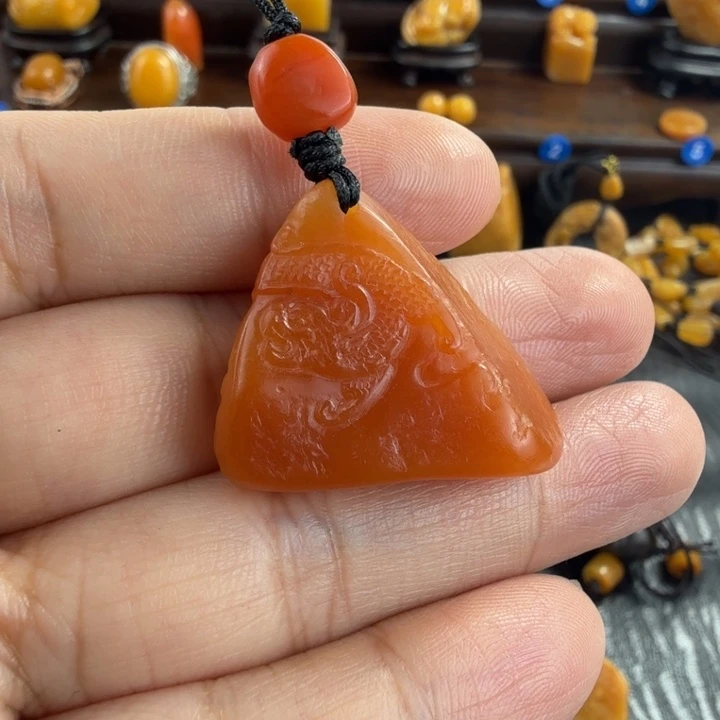 用***0田黄石红田石挂件