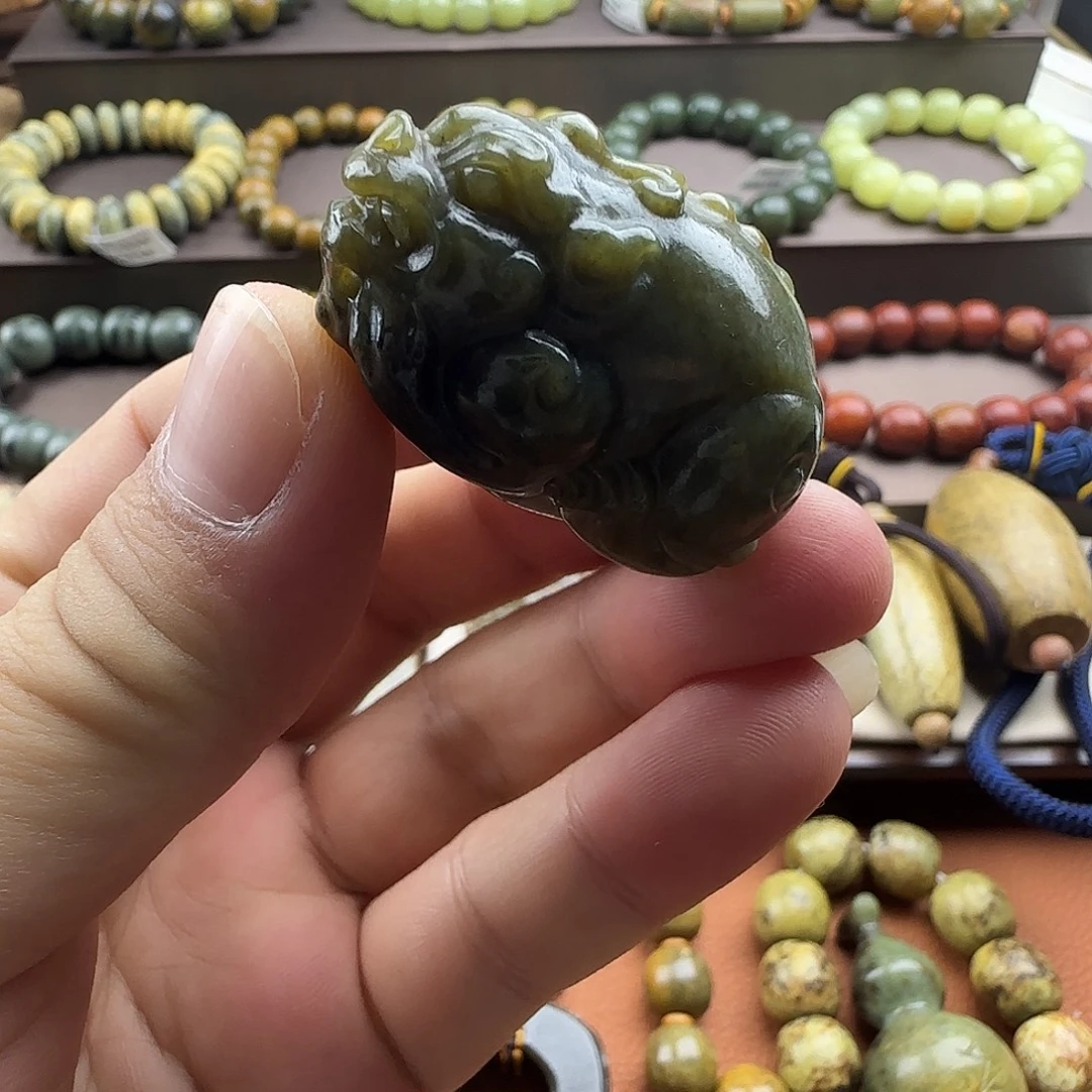 岫岩河磨玉（透闪石质玉）未镶嵌珠宝奇石