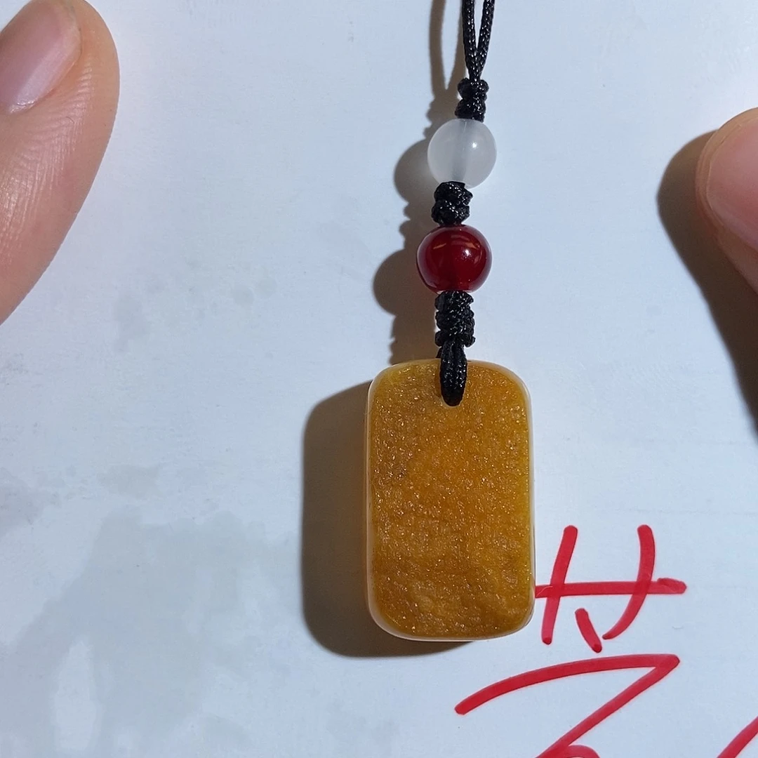 未镶嵌琥珀珠宝奇石