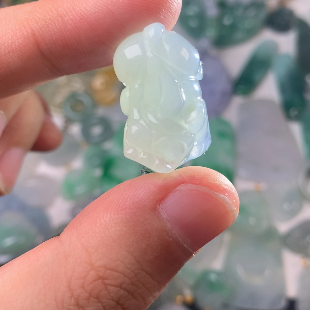 翡翠未镶嵌挂件貔貅