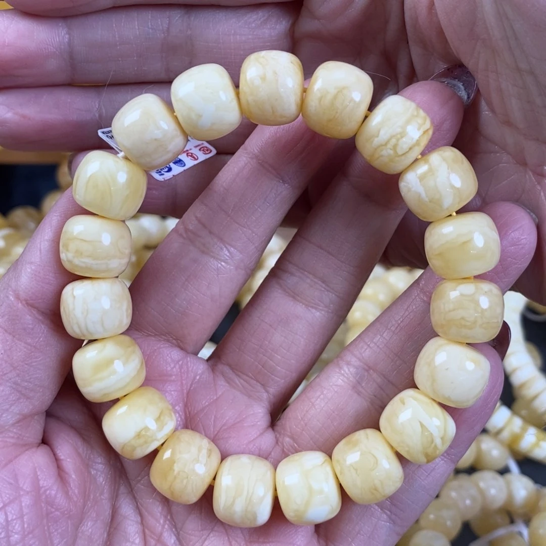 蜜蜡裸石未镶嵌斑****蜜蜡