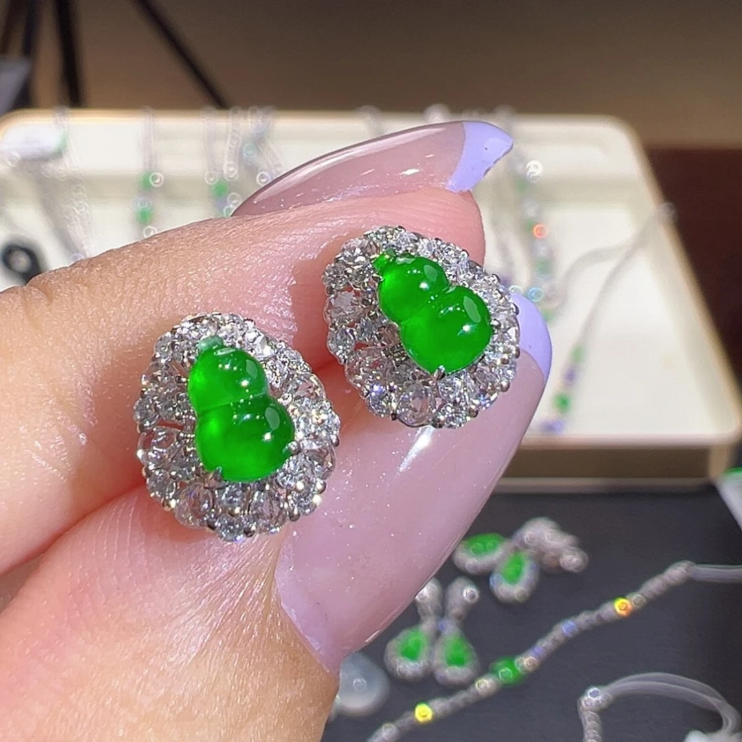 翡翠18K金镶嵌耳钉翡翠