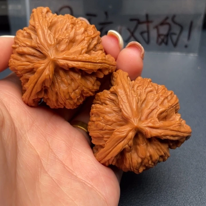 不***男文玩核桃吊坠白狮子