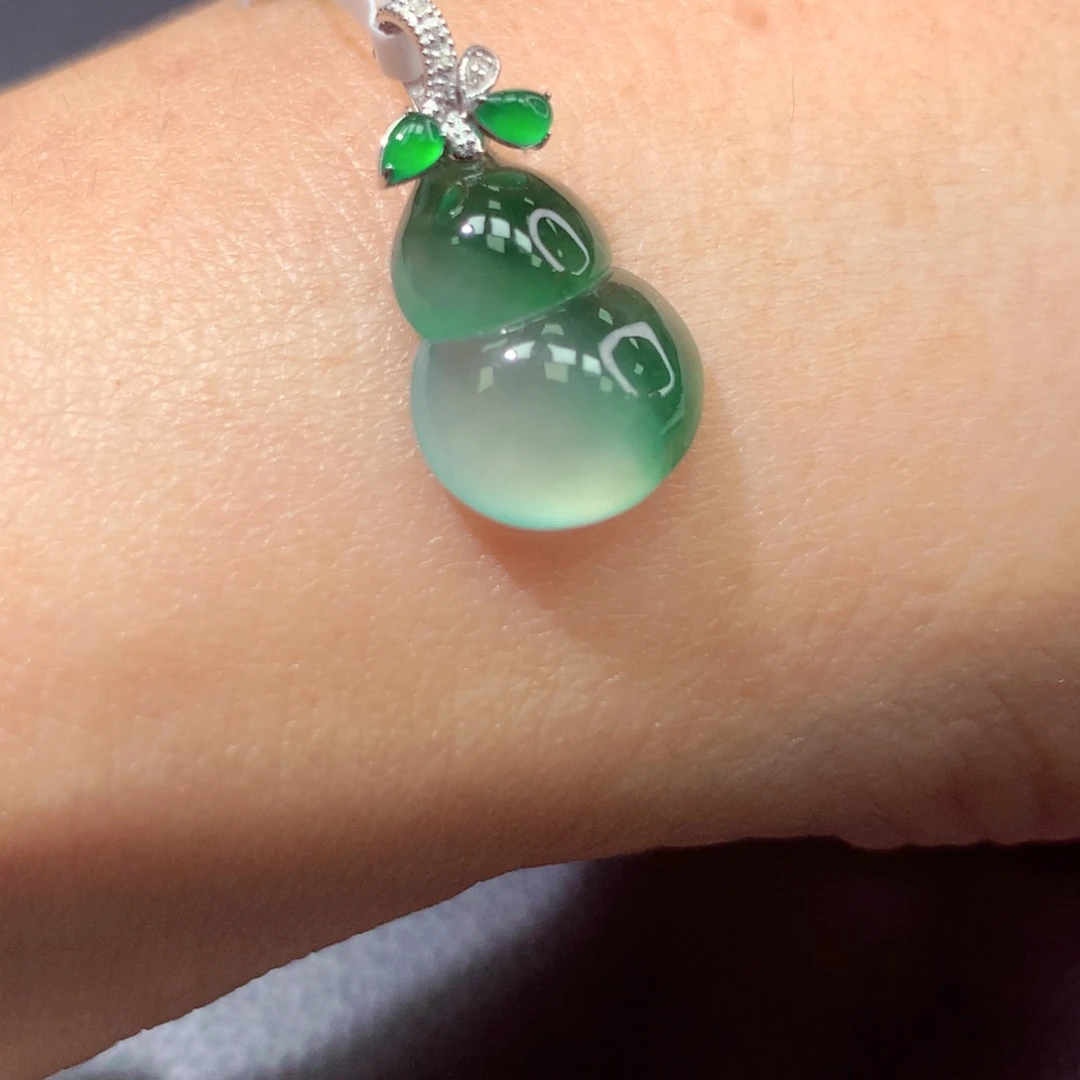 定制翡翠18K金镶嵌翡翠