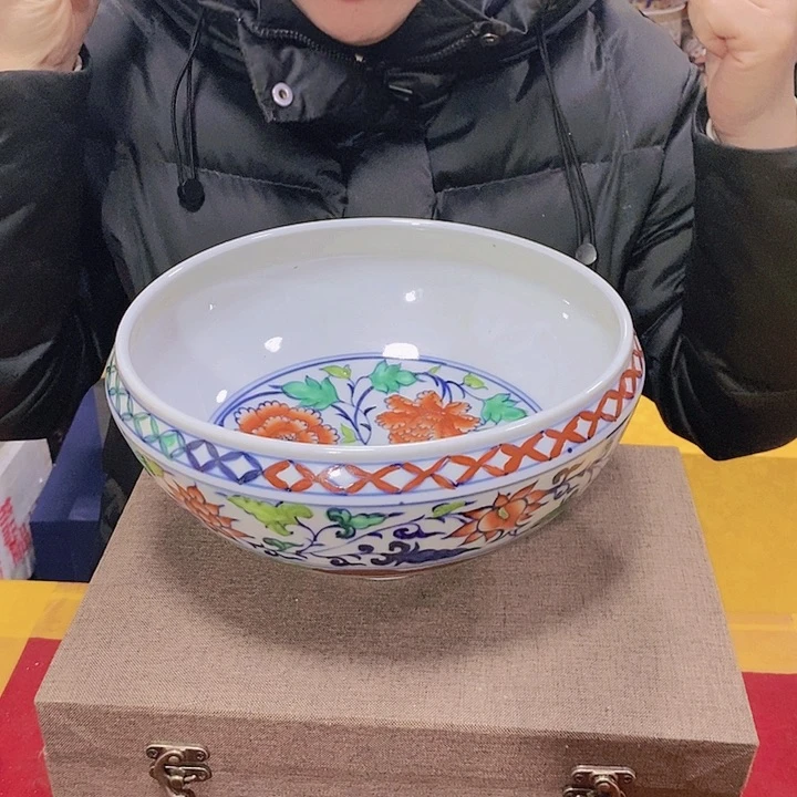 瓷片瓷器和瓷器都在