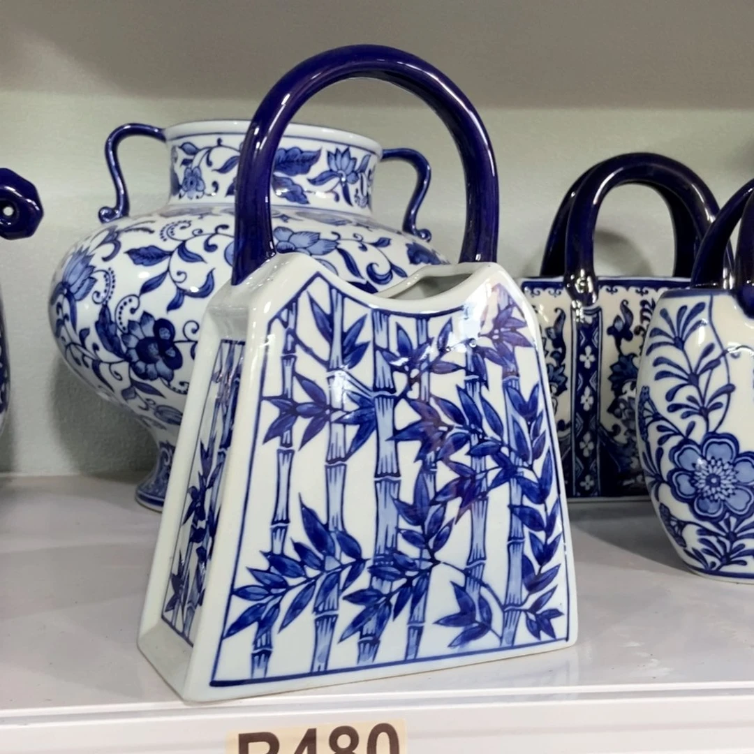 摆件花瓶手绘釉下彩