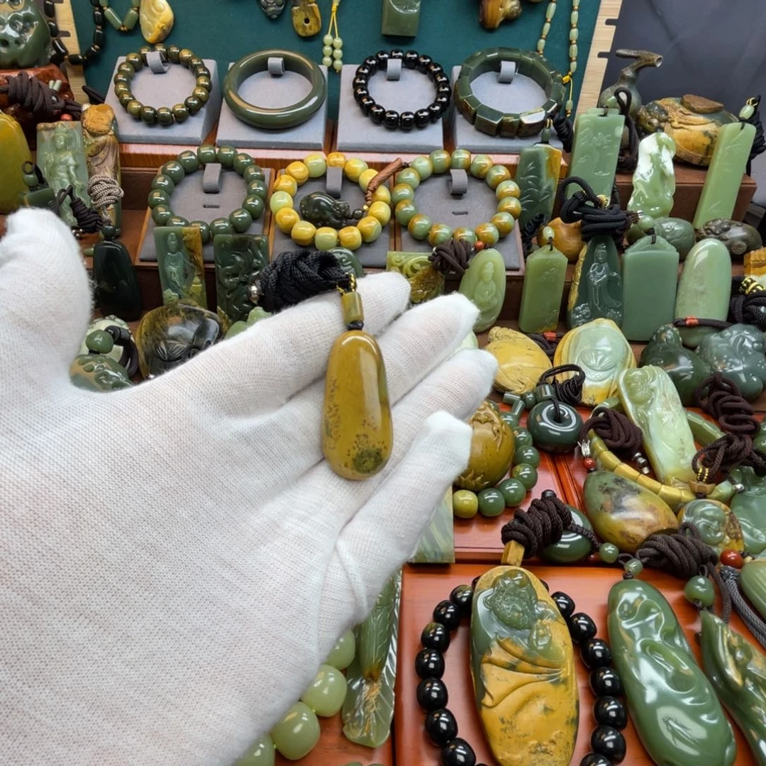 岫岩河磨玉（透闪石质玉）未镶嵌颈饰