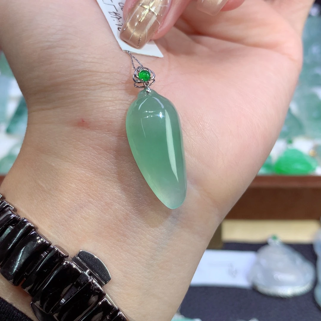 吊坠(不含链)18K金镶嵌翡翠