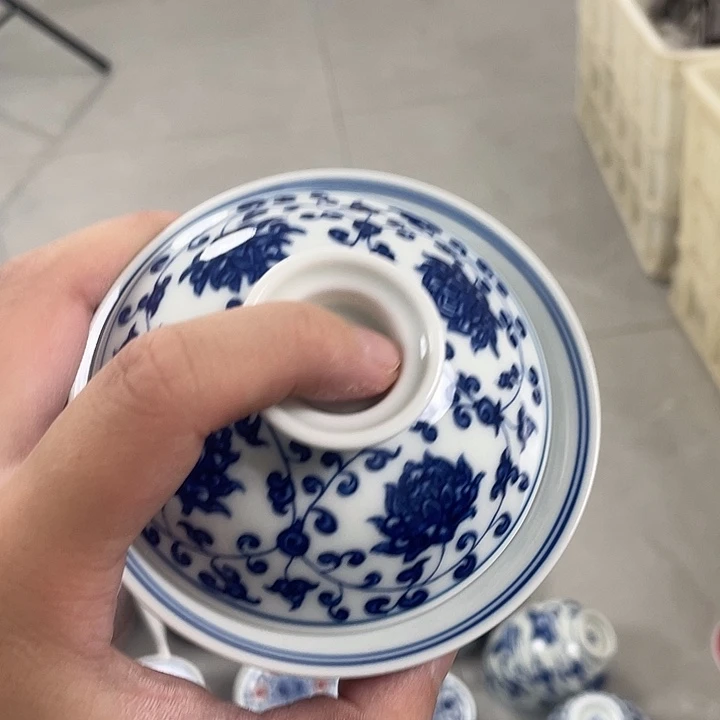 瓷片景德镇青花缠枝莲两才元宝盖碗