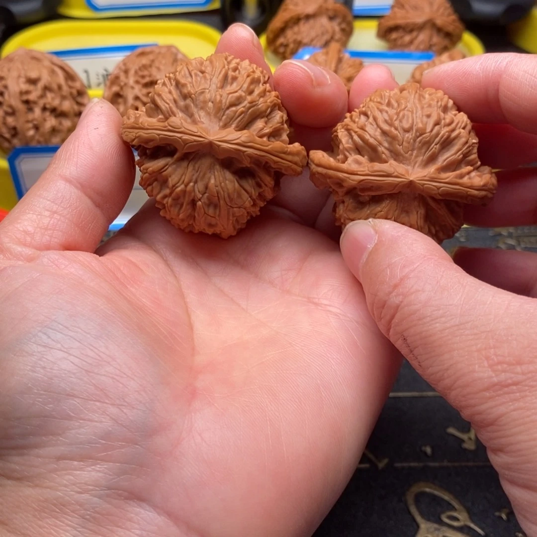 亮***亮文玩核桃吊坠球白