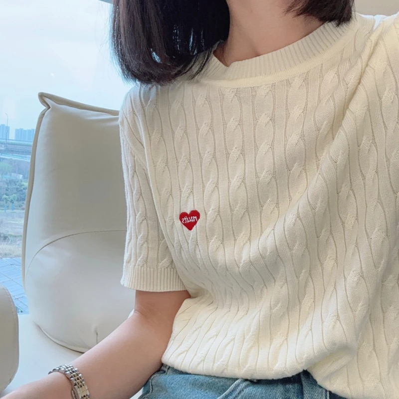 2025夏季新款圆领麻花爱心刺绣正肩针织设计感休闲百搭显瘦上衣女