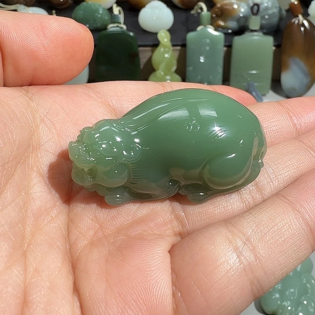 用***1和田玉未镶嵌颈饰