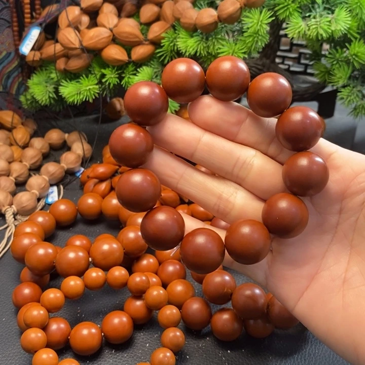 ****点橄榄核手串1.9尺寸光珠