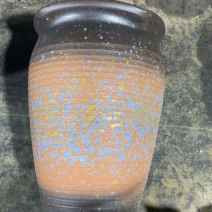 紫砂花盆。 高 31口20