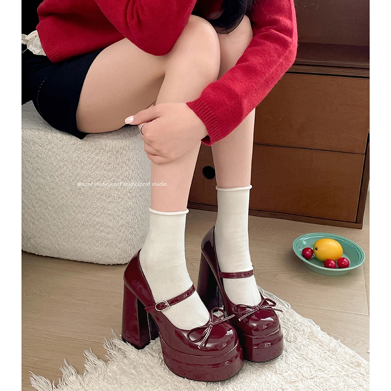 红色法式小个子粗跟高跟鞋女2025新款春秋增高配裙子玛丽珍小皮鞋