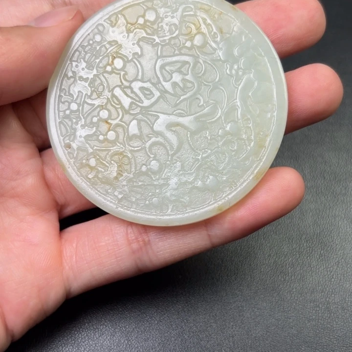 唐***街和田玉未镶嵌挂件