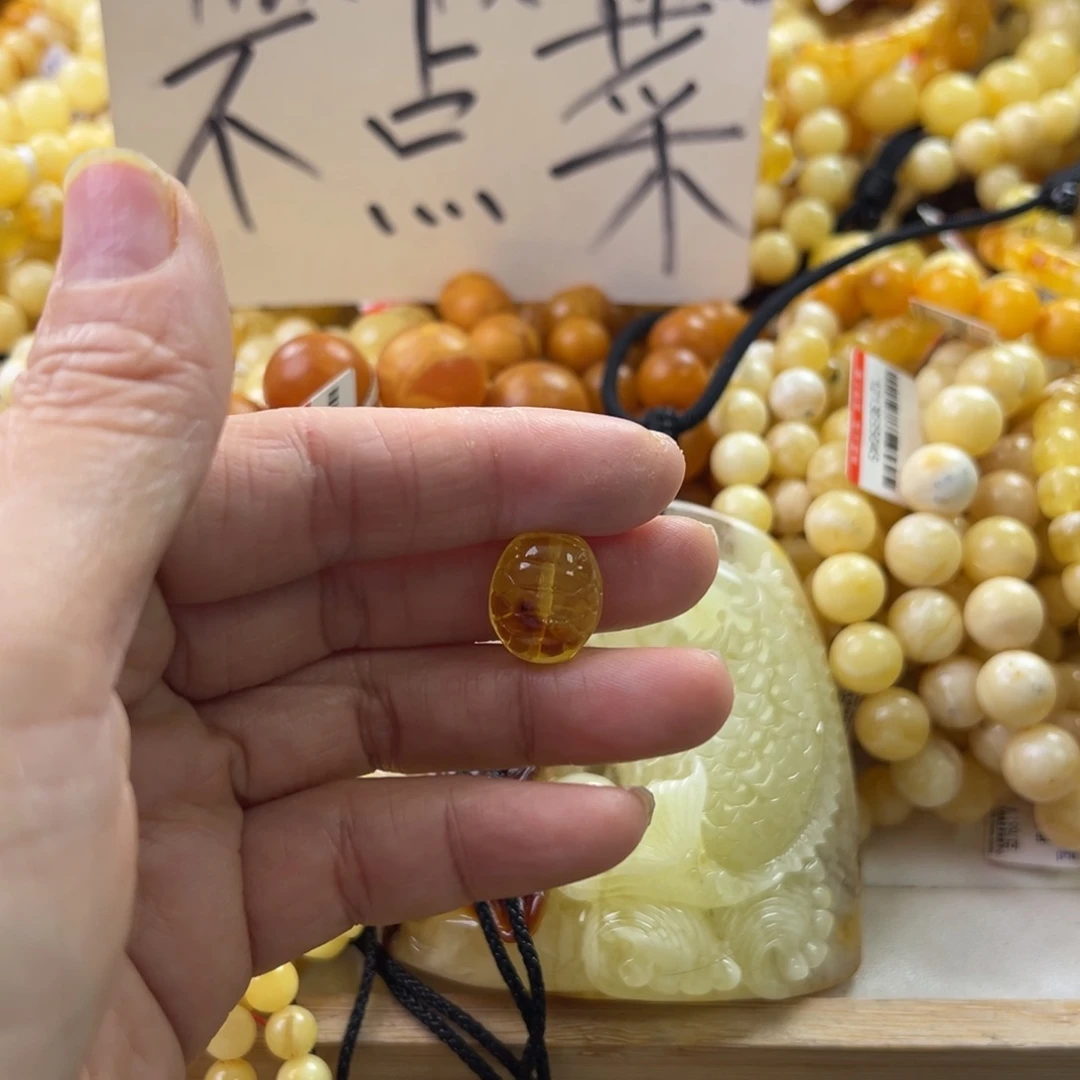 琥珀珠宝奇石未镶嵌