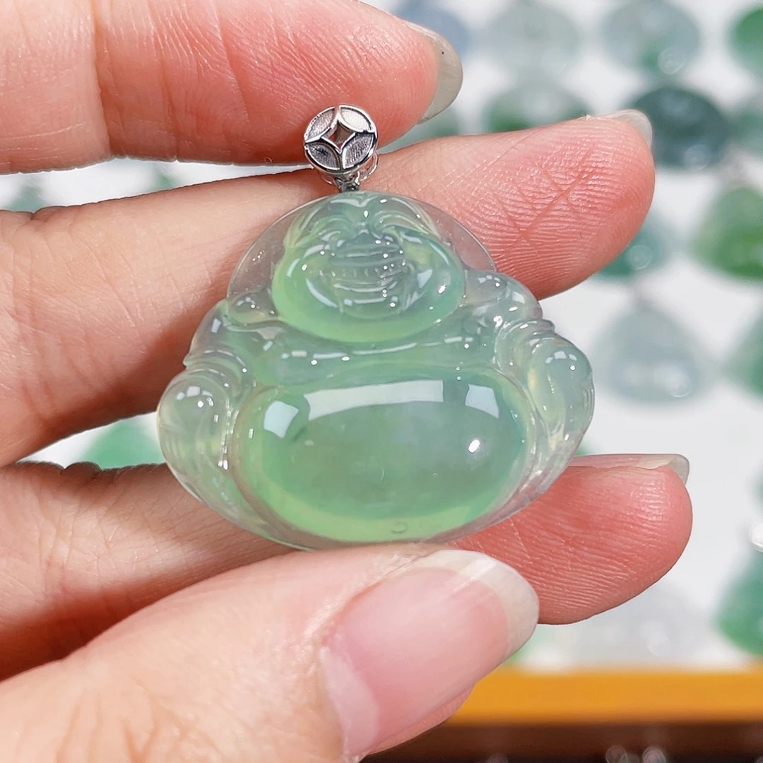 颈饰18K金镶嵌翡翠吊坠