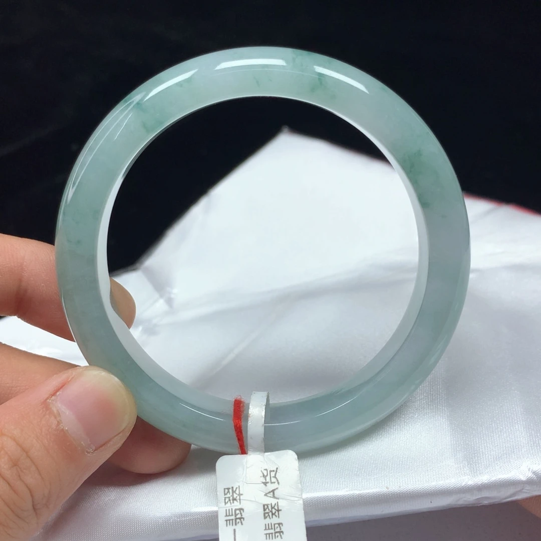 翡翠手镯（圆镯）未镶嵌59.2