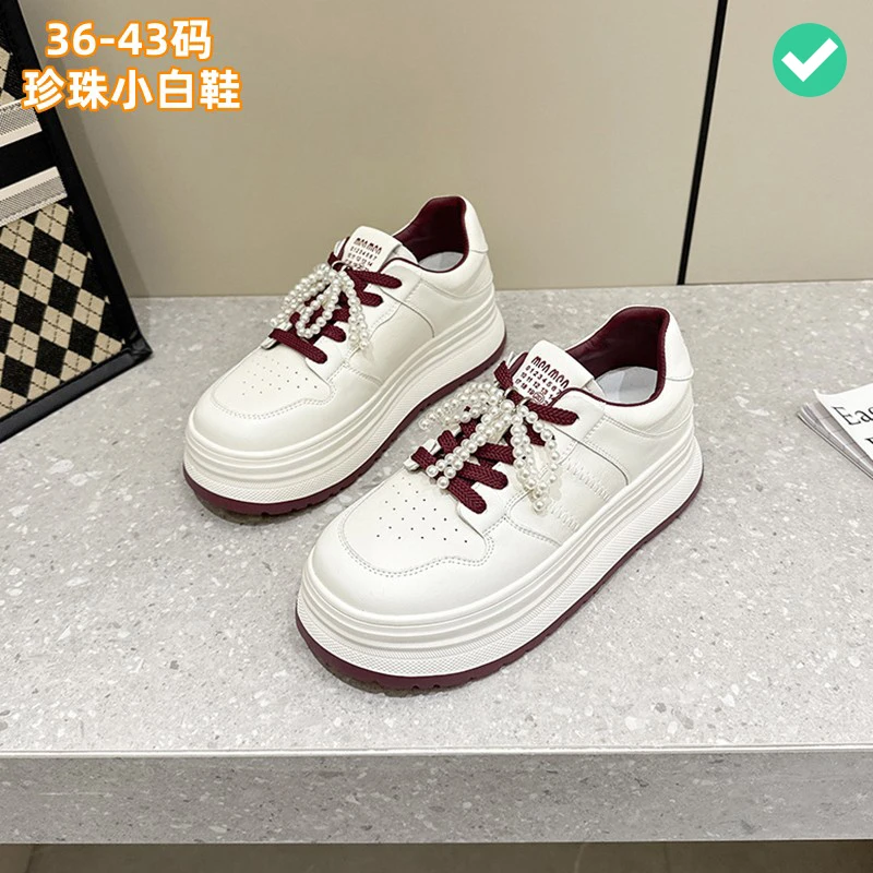 2025春季珍珠串蝴蝶结系带小白鞋轻盈软底宽松大码板鞋女41-42-43