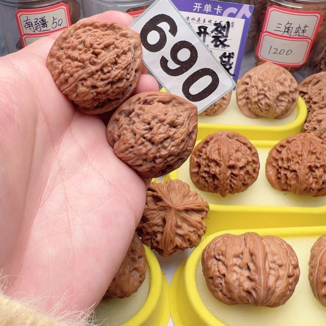 文玩核桃把件神*?文玩690