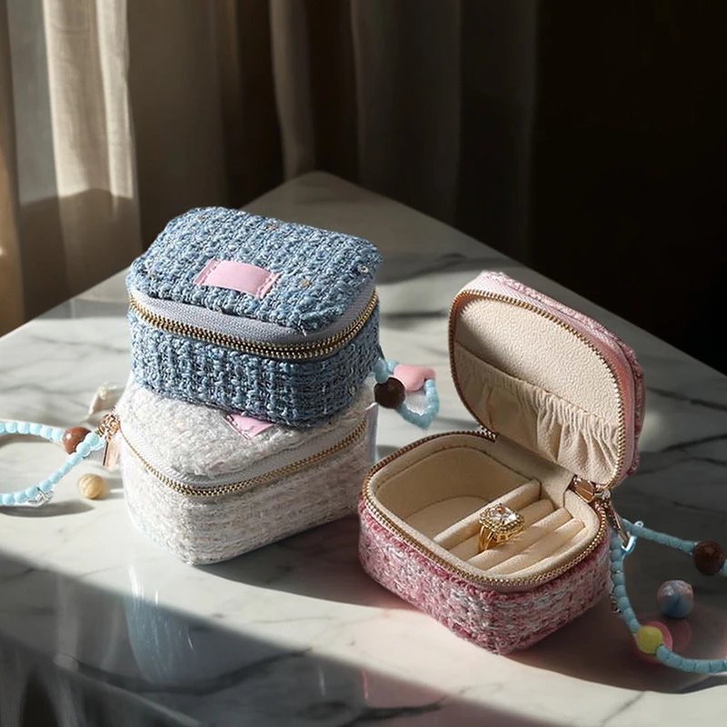 旅行便携式丝绒首饰盒戒指吊坠手链耳环收纳盒精致珠宝饰品盒2025