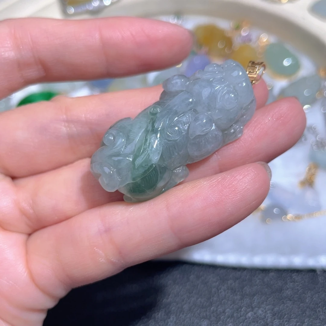 翡翠颈饰18K金镶嵌翡翠