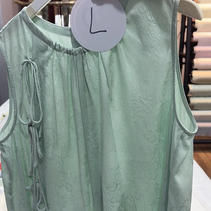 桃*皮苏绣非遗精品展区的