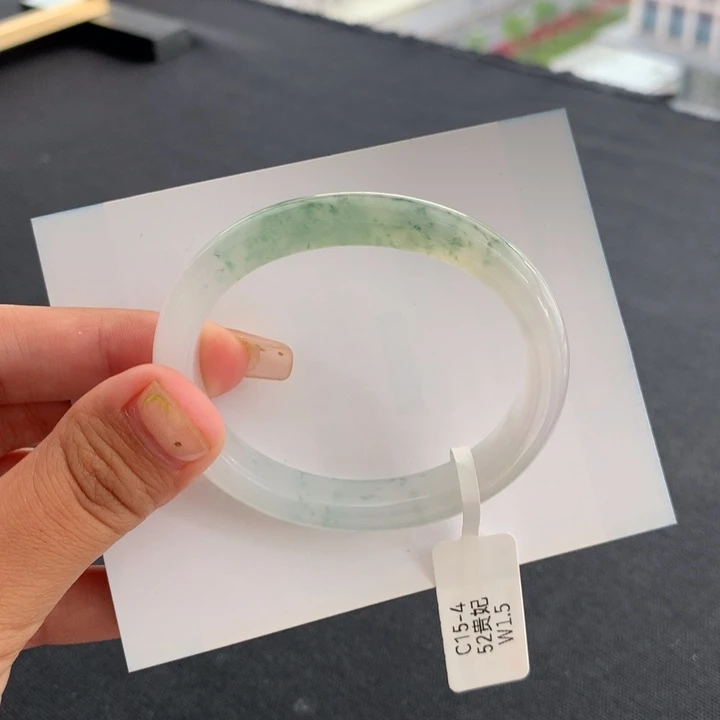 翡翠手镯未镶嵌手镯