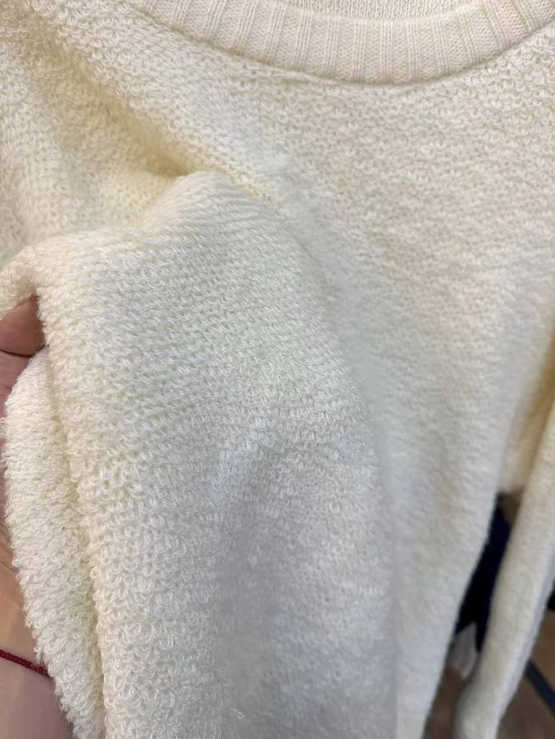 【刘一一】Z-WJ  2300   188  时尚气质针织衫