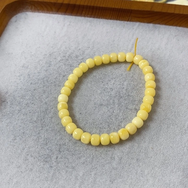 未镶嵌蜜蜡裸石串