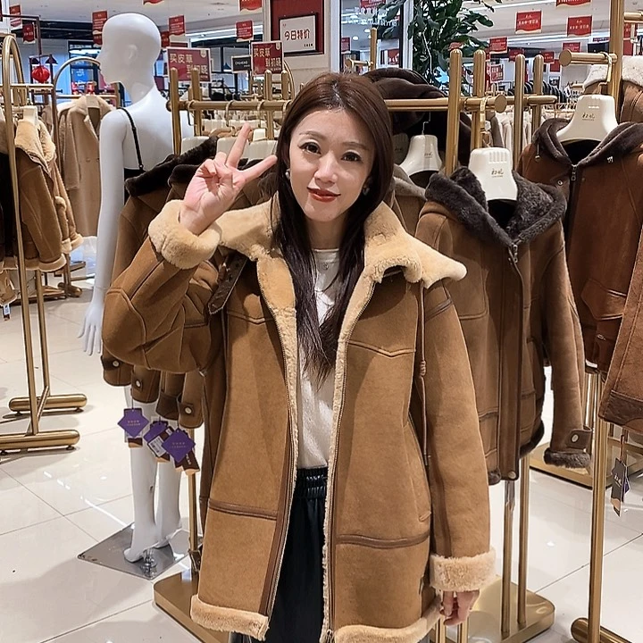 初晓皮草外套搭配
