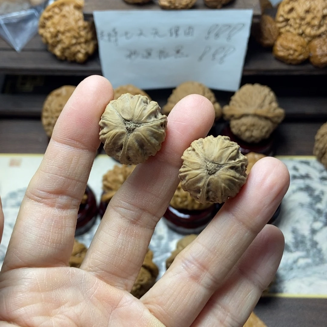 把件文玩核桃全品楸子三棱23