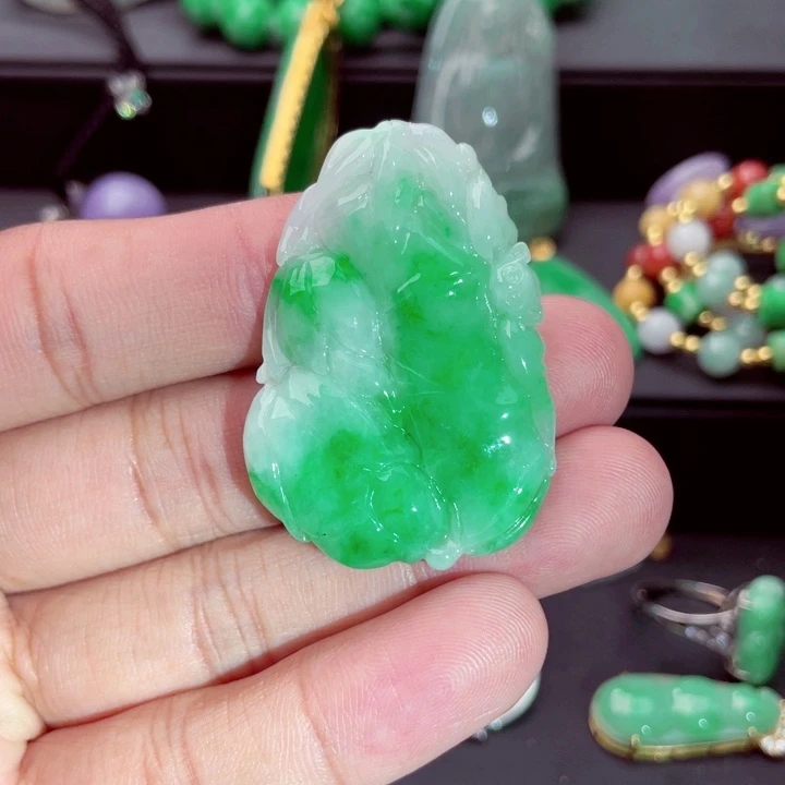 翡翠未镶嵌吊坠(不含链)