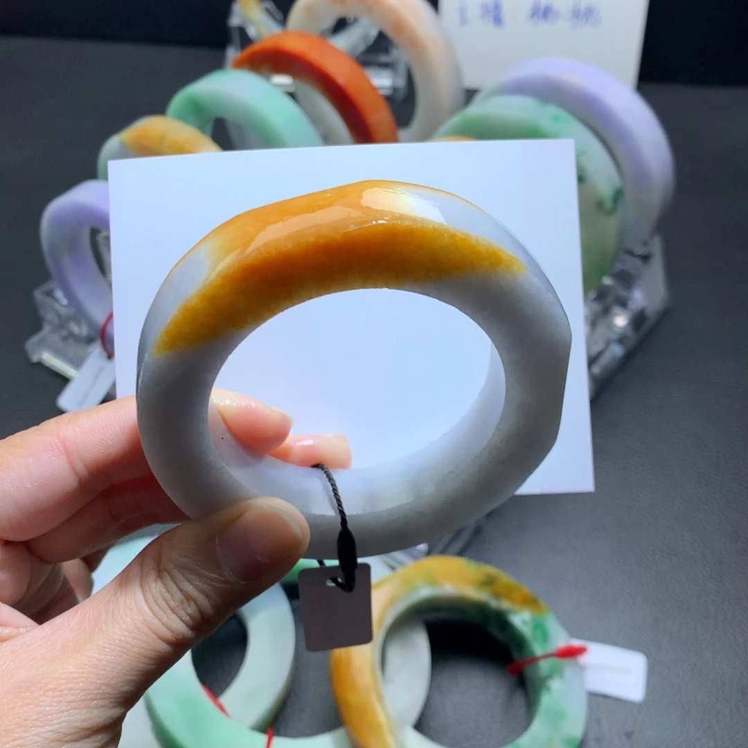 未镶嵌鸡油黄宽版定制翡翠