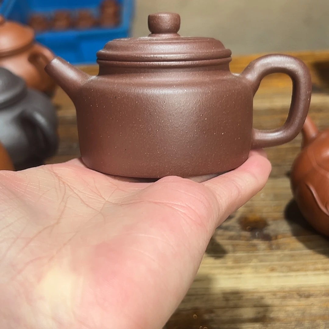 茶壶紫砂紫砂的味道很