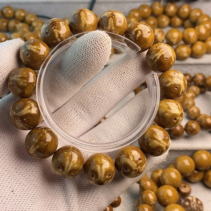 紫金鼠吊坠在****树紫金齐天大圣15